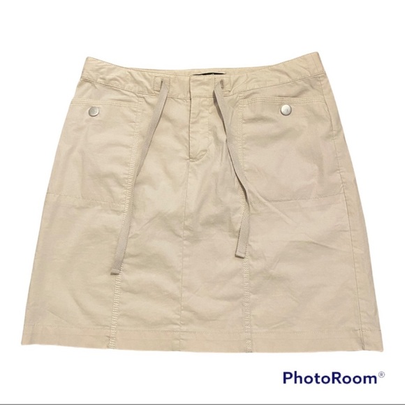 Eddie Bauer khaki skirt with drawstring and front patch pockets - Picture 10 of 10